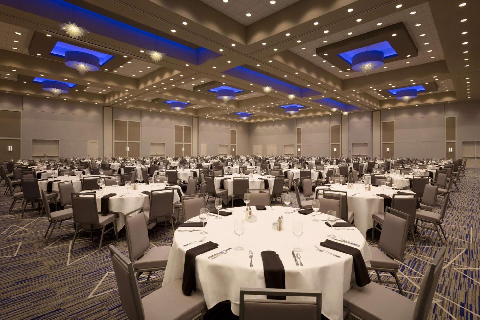 Embassy Suites By Hilton Kansas City Olathe Exteriör bild