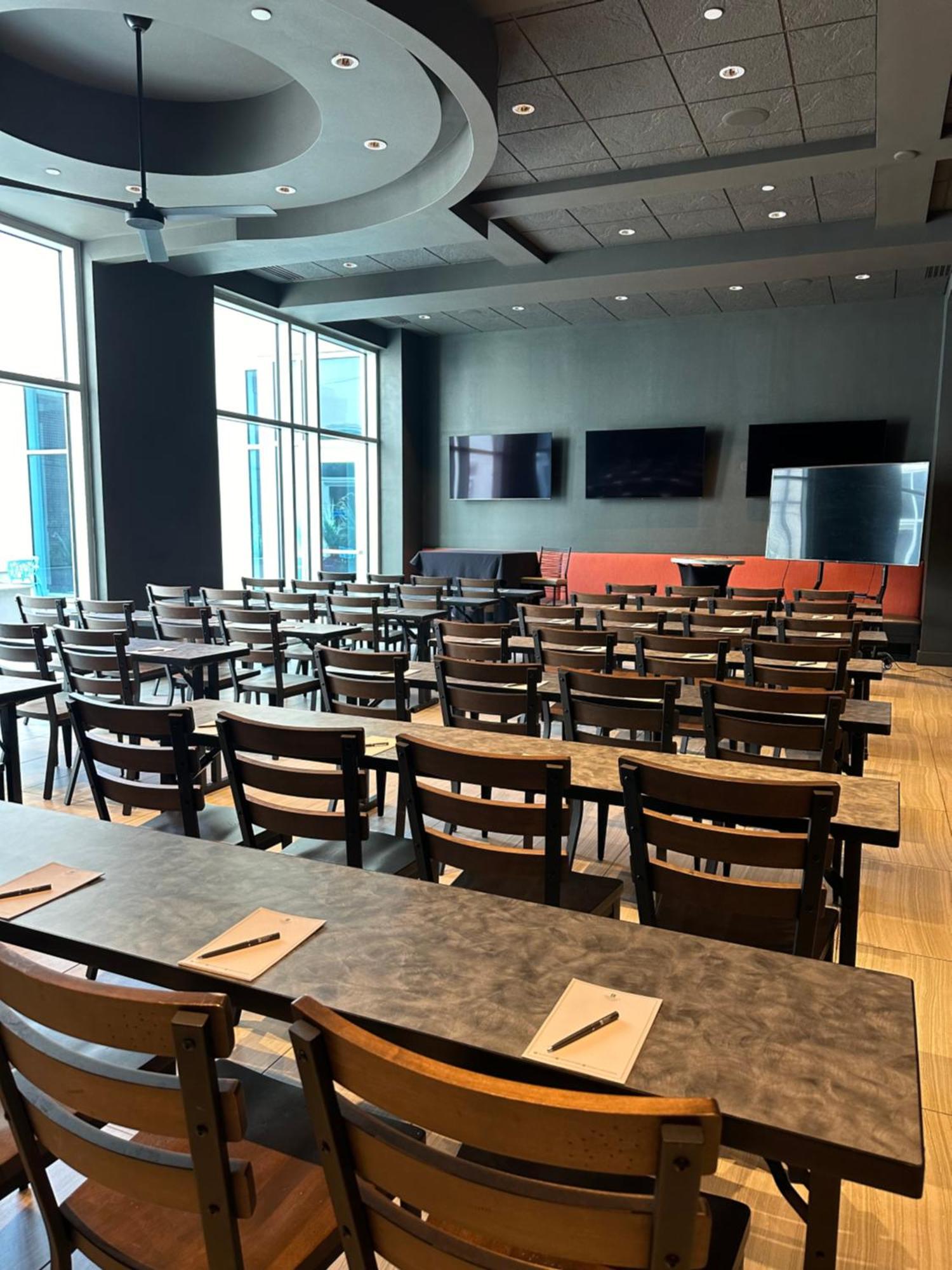 Embassy Suites By Hilton Kansas City Olathe Exteriör bild
